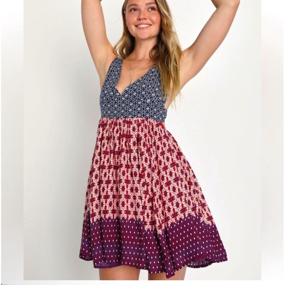 Lulu's Blue and Red Patterned Midi Dress